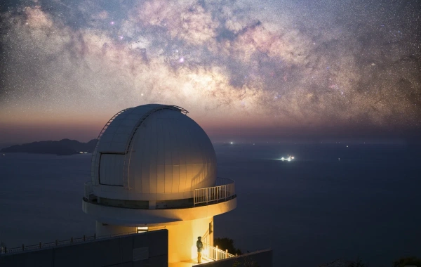 A Family’s Cosmic Day Out at Shenzhen Astronomical Observatory