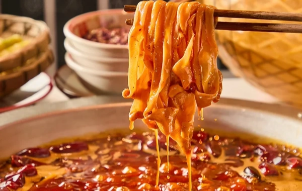 Chongqing Hot Pot vs. Sichuan Hot Pot: Esplorare due leggende del fuoco e del gusto cinese