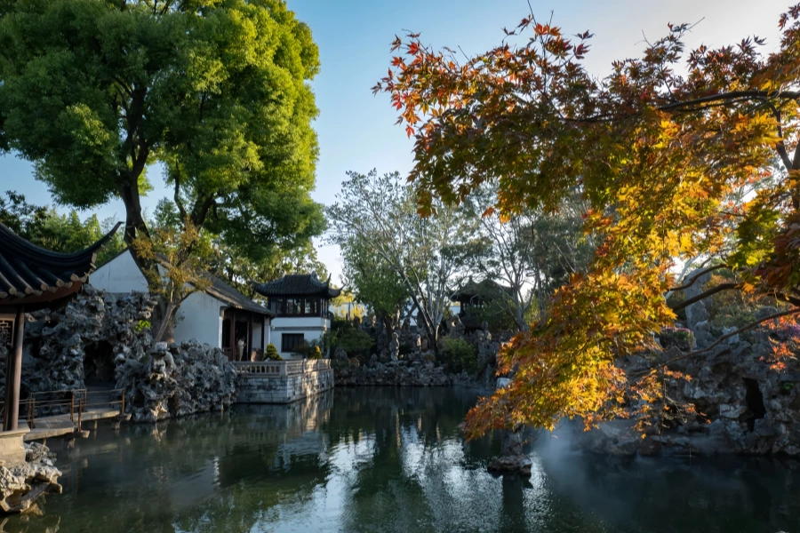 ライオン・グローブ・ガーデン:人工岩場のクライミング可能な迷路-2