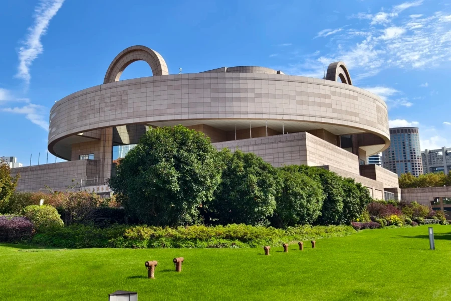Shanghai Museum: A Journey of Civilization from Historical Treasury to Art Palace