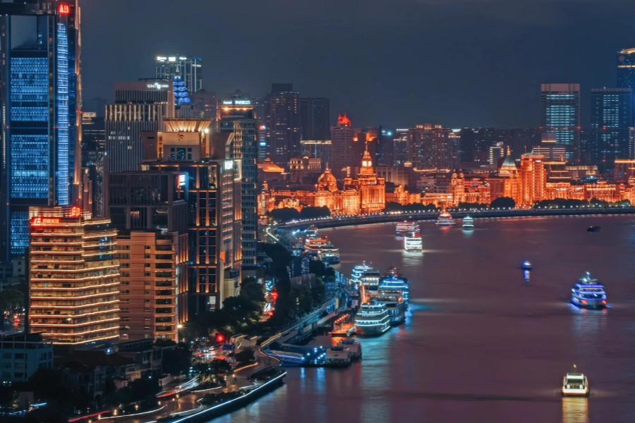 Huangpu River Cruise: A Journey Through a Century of Splendor from Fishing Village Streams to a Major Eastern Port-2