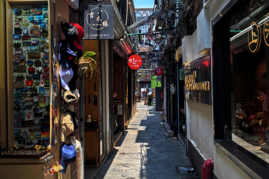 Tianzifang: A Shanghai Adventure from Street-Style Lanes to Art Districts-4