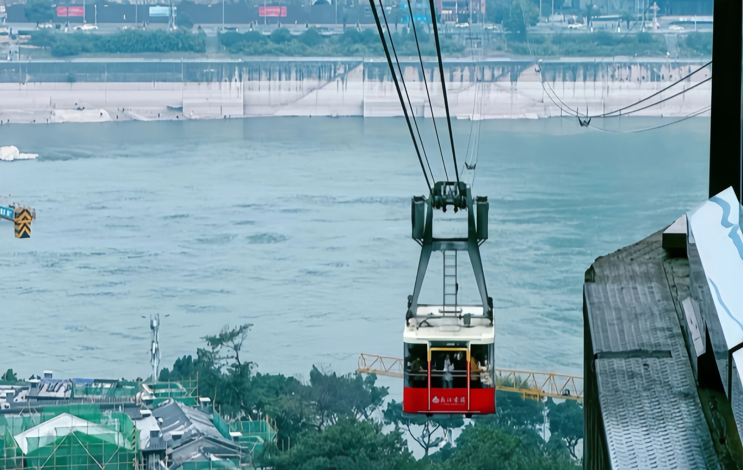 Chongqing Yangtze River Cableway: 都市「エアバス」から8Dマジックランドマークまでの時間空間フェリー-2