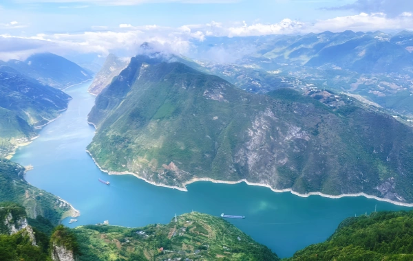 Le Tre Gole del fiume Yangtze: un'epica di montagne e fiumi, un corridoio fluente della civiltà cinese