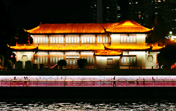 سيشوان جينجيانغ جولة ليلية: فيضان شاعري الألفية في قلب تشنغدو