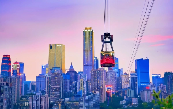 ポンクイング・ヤンッツェ・リバー・ナイト・ツアー:山市のバックボーンを流れる星川の叙事詩