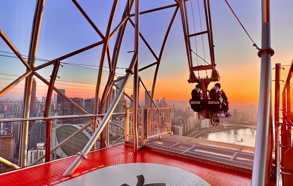رافلز سيتي كلود سوينغ: A Magical Heart-Pounding Journey 250 Meters Above the Ground-3