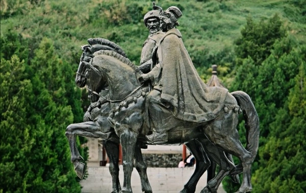 Zhaojun Tomb: Un viaggio attraverso un Millennio di Diplomazia della Pace – Il 