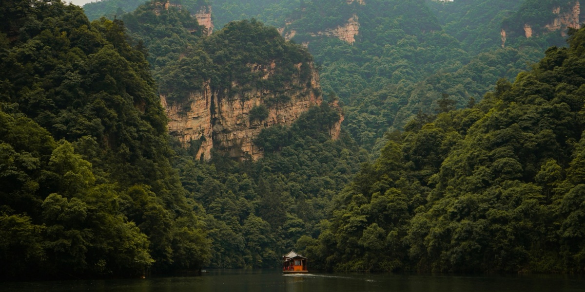 Zhangjiajie Huanglong Cave and  Baofeng Lake