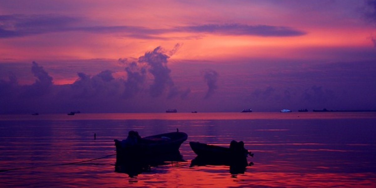 Enjoy Sanya's islands, beaches and rainforests