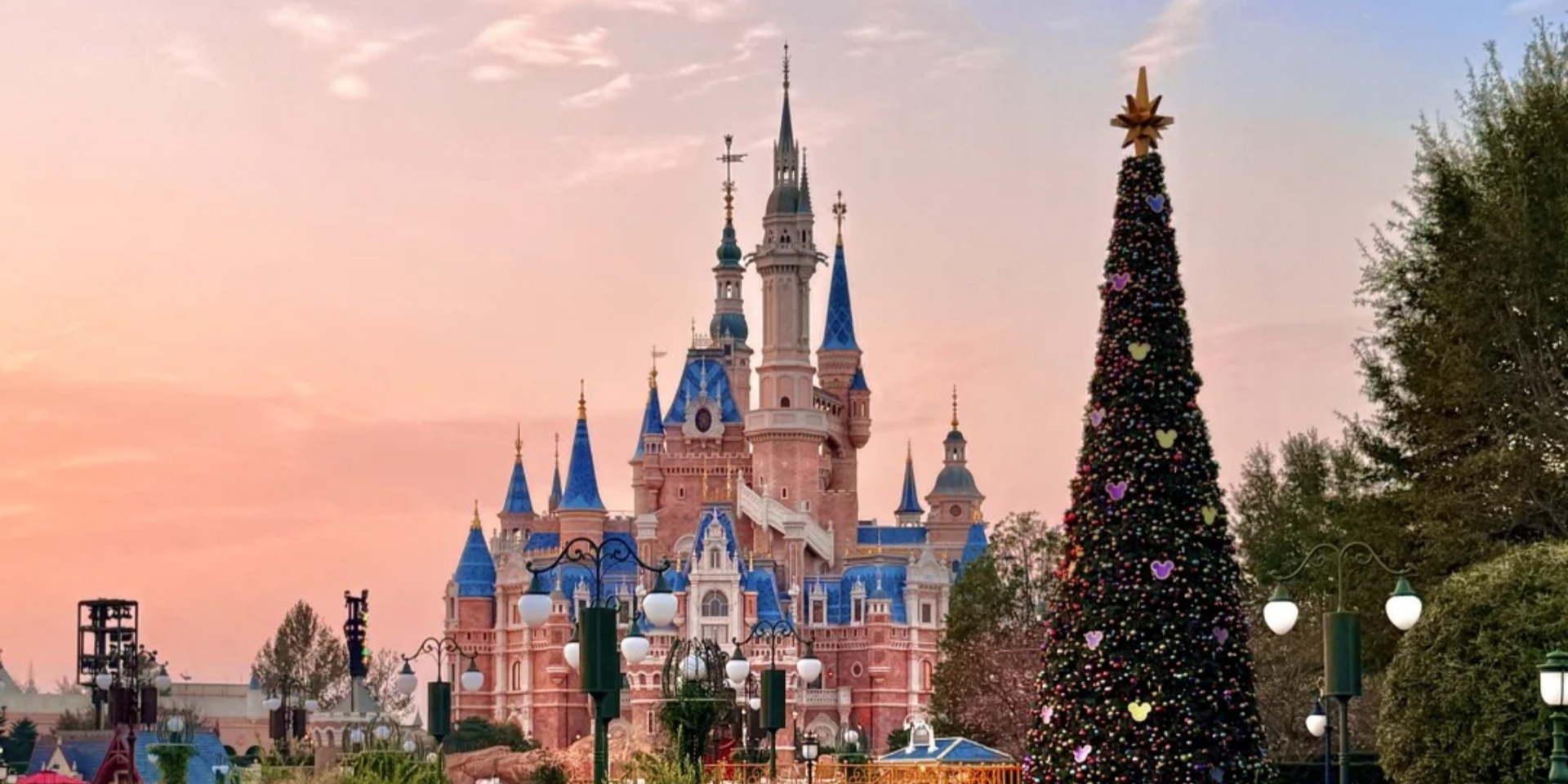 5 Day Shanghai Disney Trip,Shanghai Disneyland Itinerary,Shanghai Disney Entertainment,Shanghai Disney Family Vacation,Disney Theme Park Tour