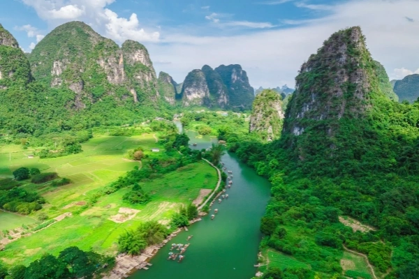 中国夏の旅行目的地とパッケージ 2026