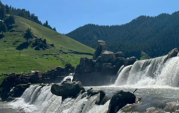 Day 2: Tianshan Grand Canyon -- Hongshan Park -- Wuyi Starlight Night Market