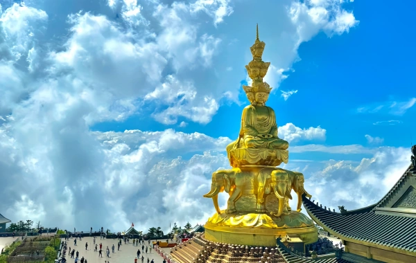 День 1: Чэнду-Лешан-Эмейшан